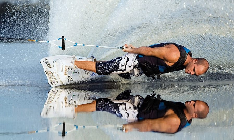 Shaun Murray y Bob Soven haciendo un dobles Wakeboard en barco
