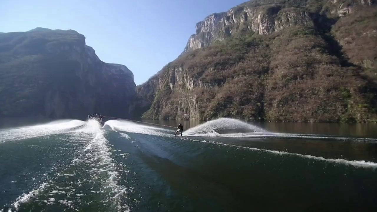 Al Sur próximamente película de Wakeboard